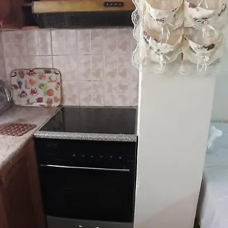 Apartamemt Me Qera Ditore فلورا