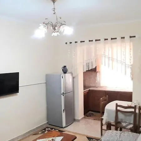 Apartamemt Me Qera Ditore * فلورا