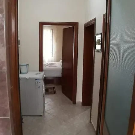 Apartamemt Me Qera Ditore شقة فلورا